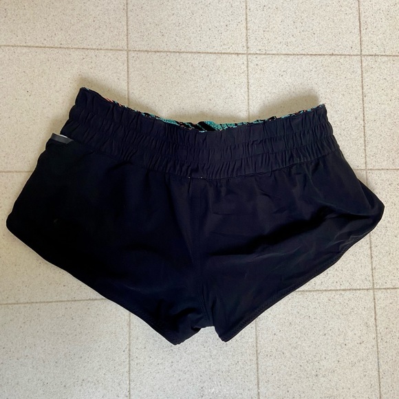 Lululemon Swim and Run Reversible Shorts - Picture 6 of 7